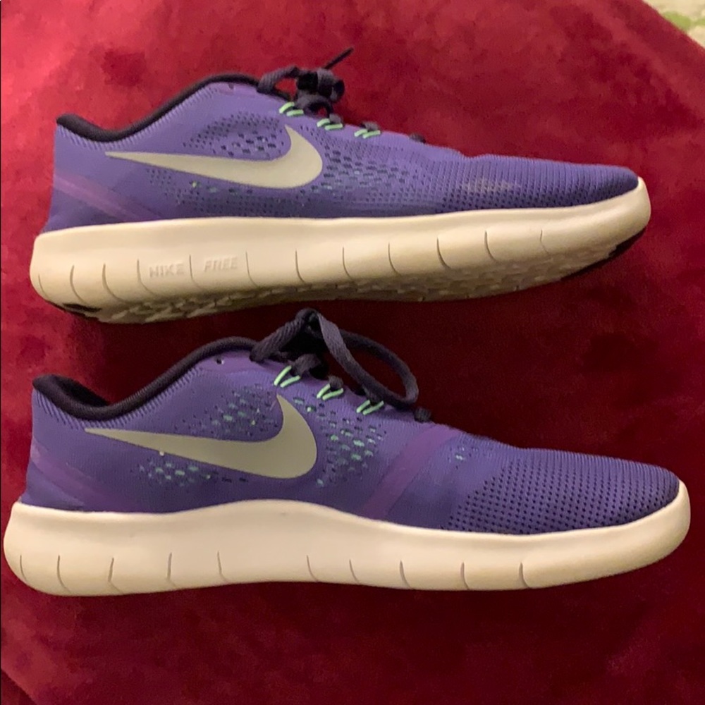 💜 Nike shoes👟 Grls size 7Y/women’s 8 make offer - Picture 4 of 5